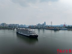 “首航动静刚