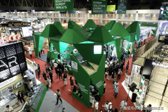 盖房地产开辟商、建建师、工程承包商及机构代